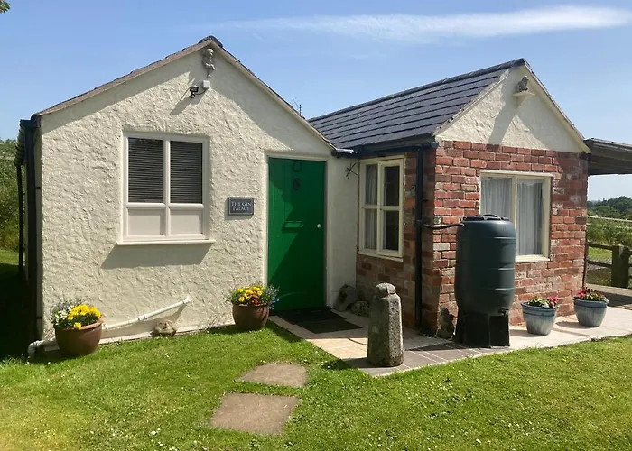 The Gin Palace With Cozy Logburner