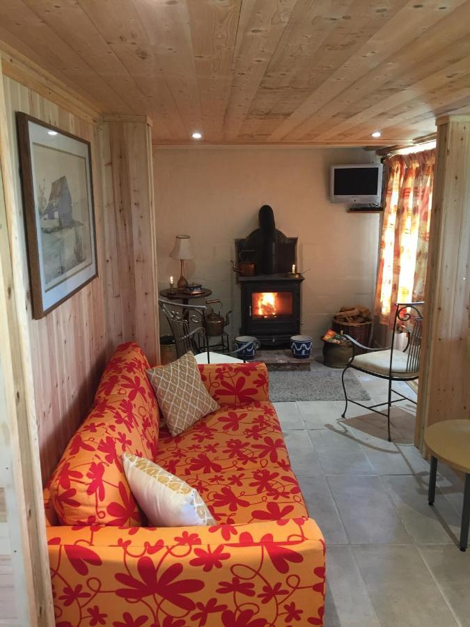 Holiday home The Gin Palace With Cozy Logburner Wrexham