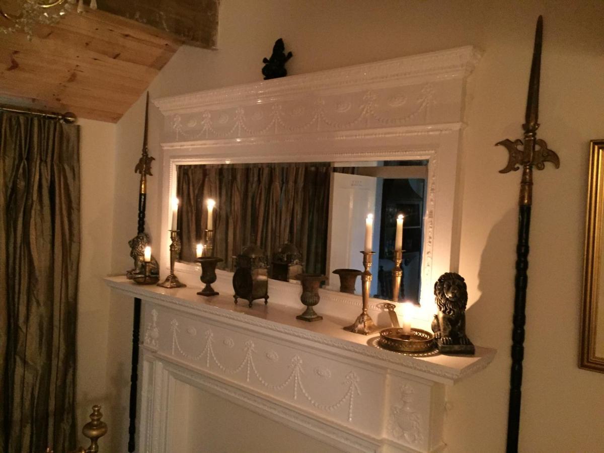 The Gin Palace With Cozy Logburner Holiday home Wrexham
