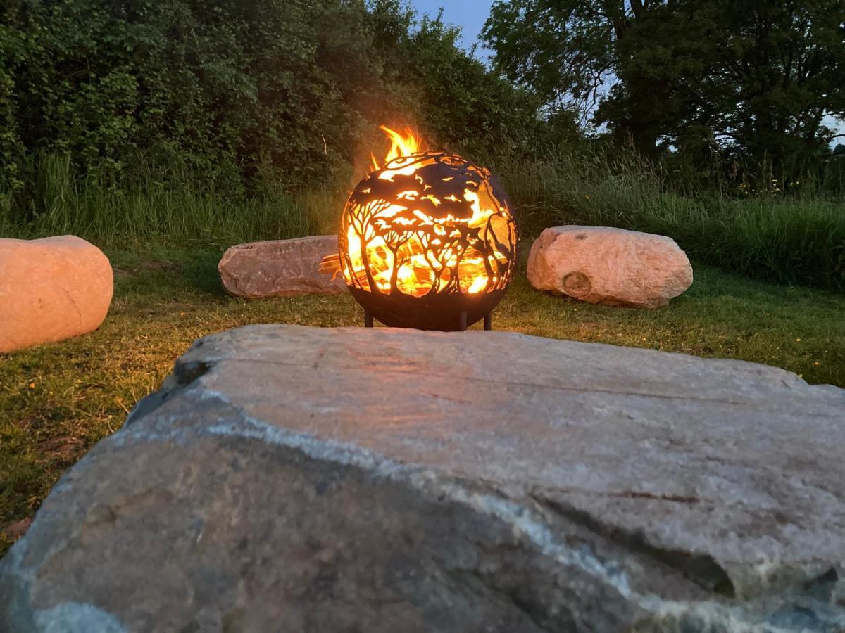Holiday home The Gin Palace With Cozy Logburner