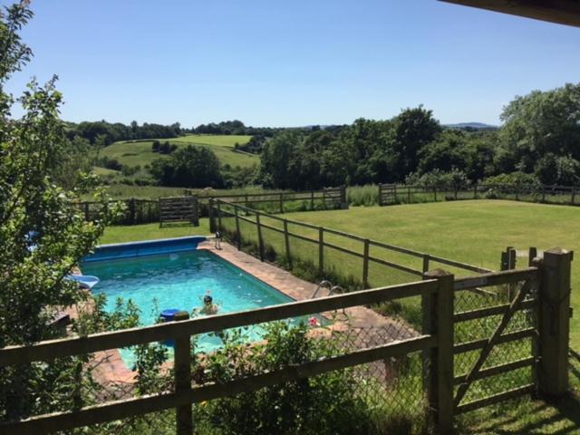 The Gin Palace With Cozy Logburner Holiday home *