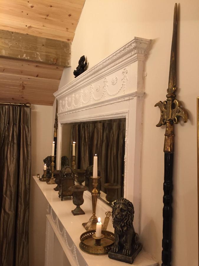 The Gin Palace With Cozy Logburner *