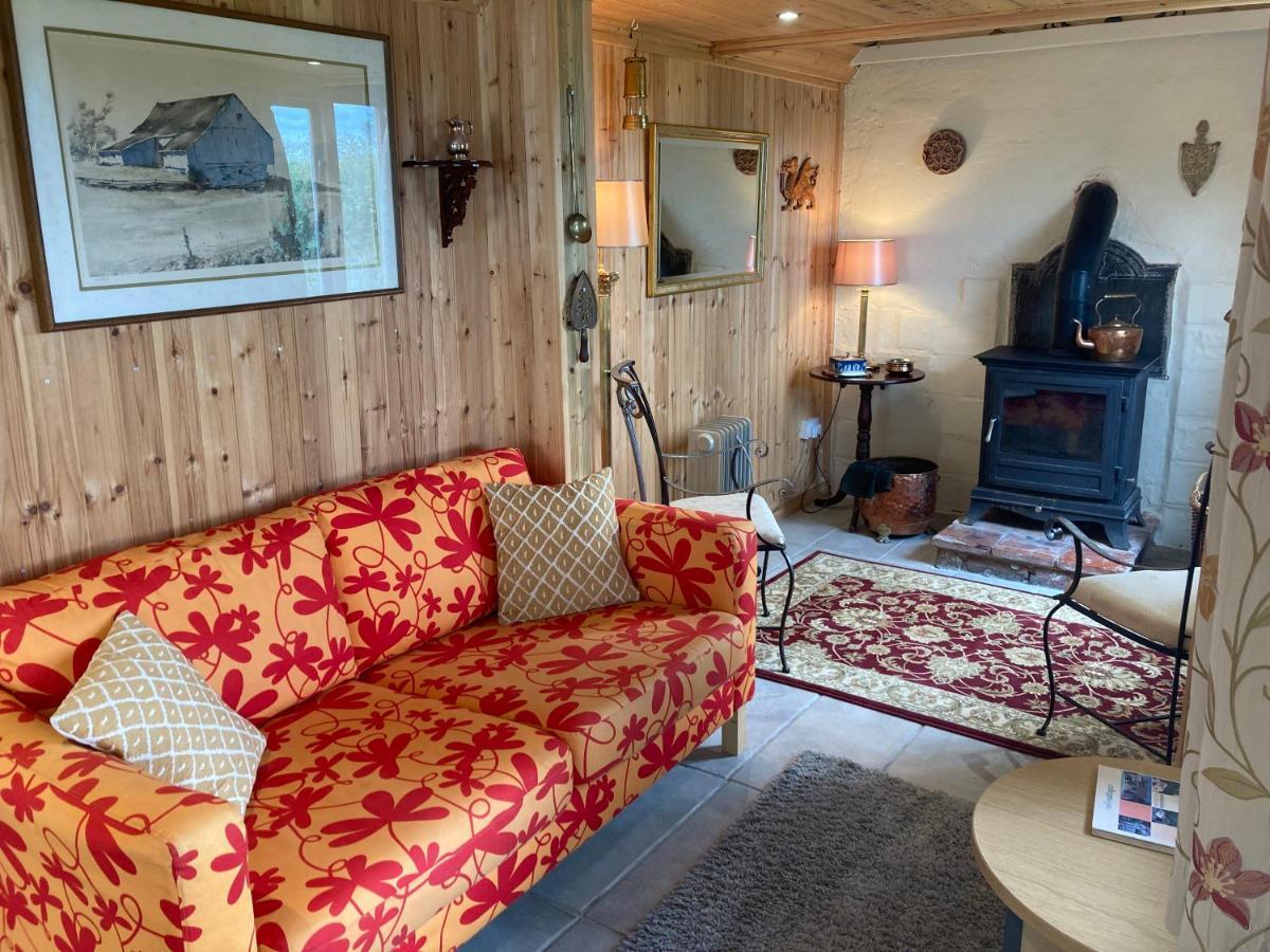 The Gin Palace With Cozy Logburner Holiday home