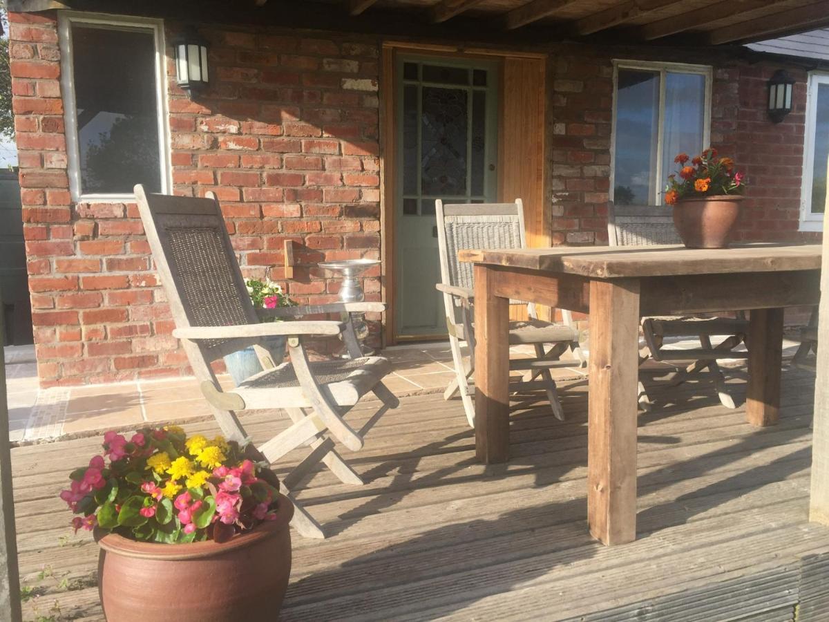 The Gin Palace With Cozy Logburner Holiday home *