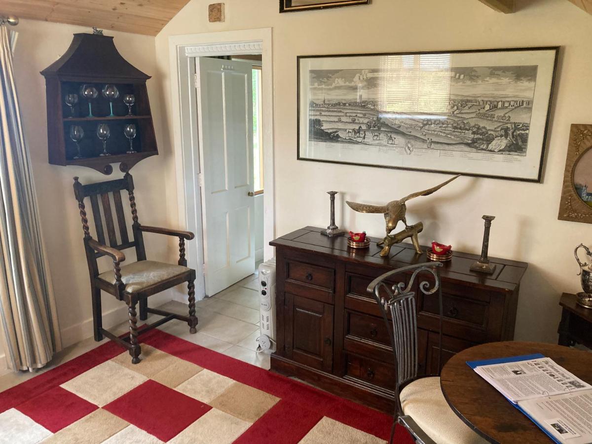 Holiday home The Gin Palace With Cozy Logburner *