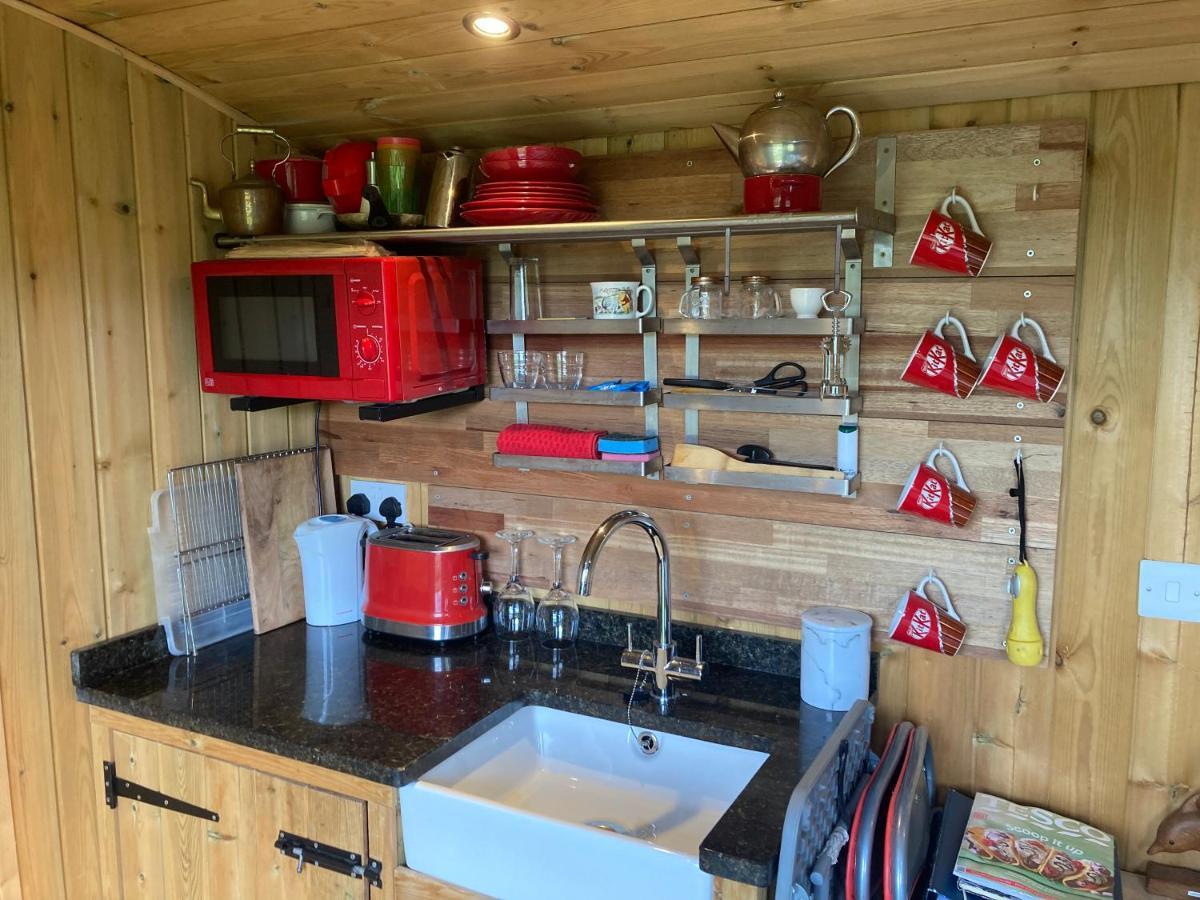 The Gin Palace With Cozy Logburner Holiday home *